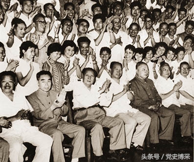 中央*革文**小组的设立和取消