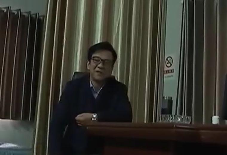 男子心里压抑,男子情绪崩溃在医院