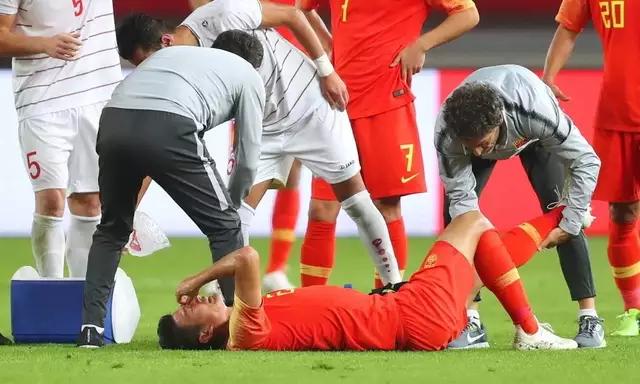 国足输球后受重创,国足0-1不敌叙利亚全场欢呼