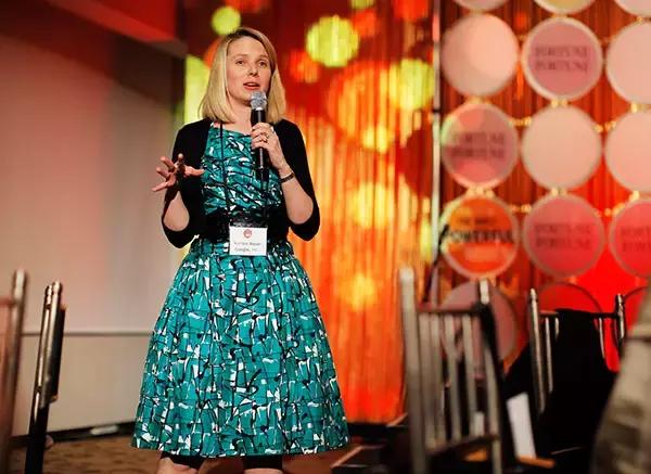 这样穿保准让你天天时髦不重样,女人30学会这么穿时髦感翻倍