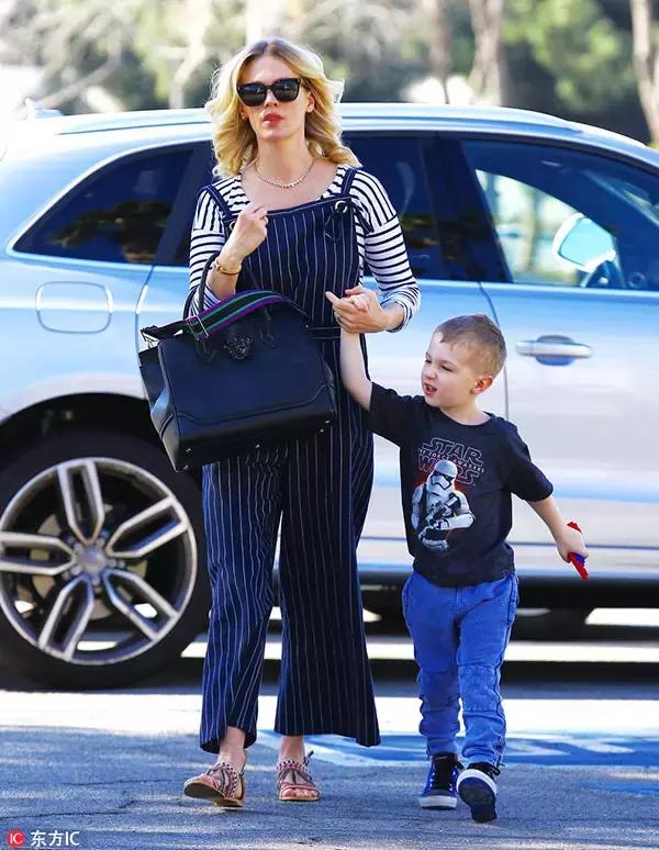 这样穿保准让你天天时髦不重样,女人30学会这么穿时髦感翻倍