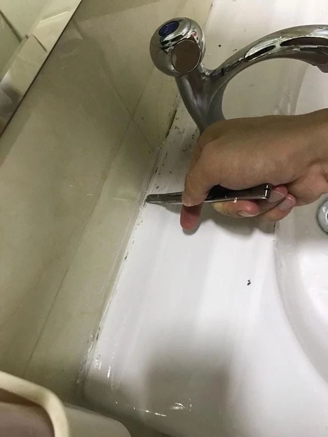 装修用的玻璃胶有甲醛吗,装修玻璃胶有甲醛含量