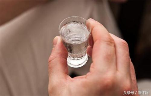 白酒发苦怎么回事啊,白酒发苦是运输的原因吗