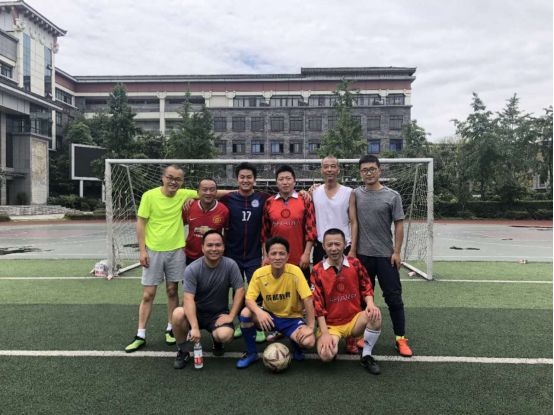 成都梦之队小学免费课程,小学足球梦之队