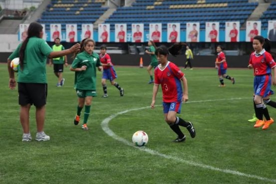 成都梦之队小学免费课程,小学足球梦之队