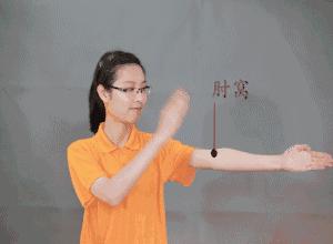 后背挤出来像小米粒怎么办,后背为啥长小米粒