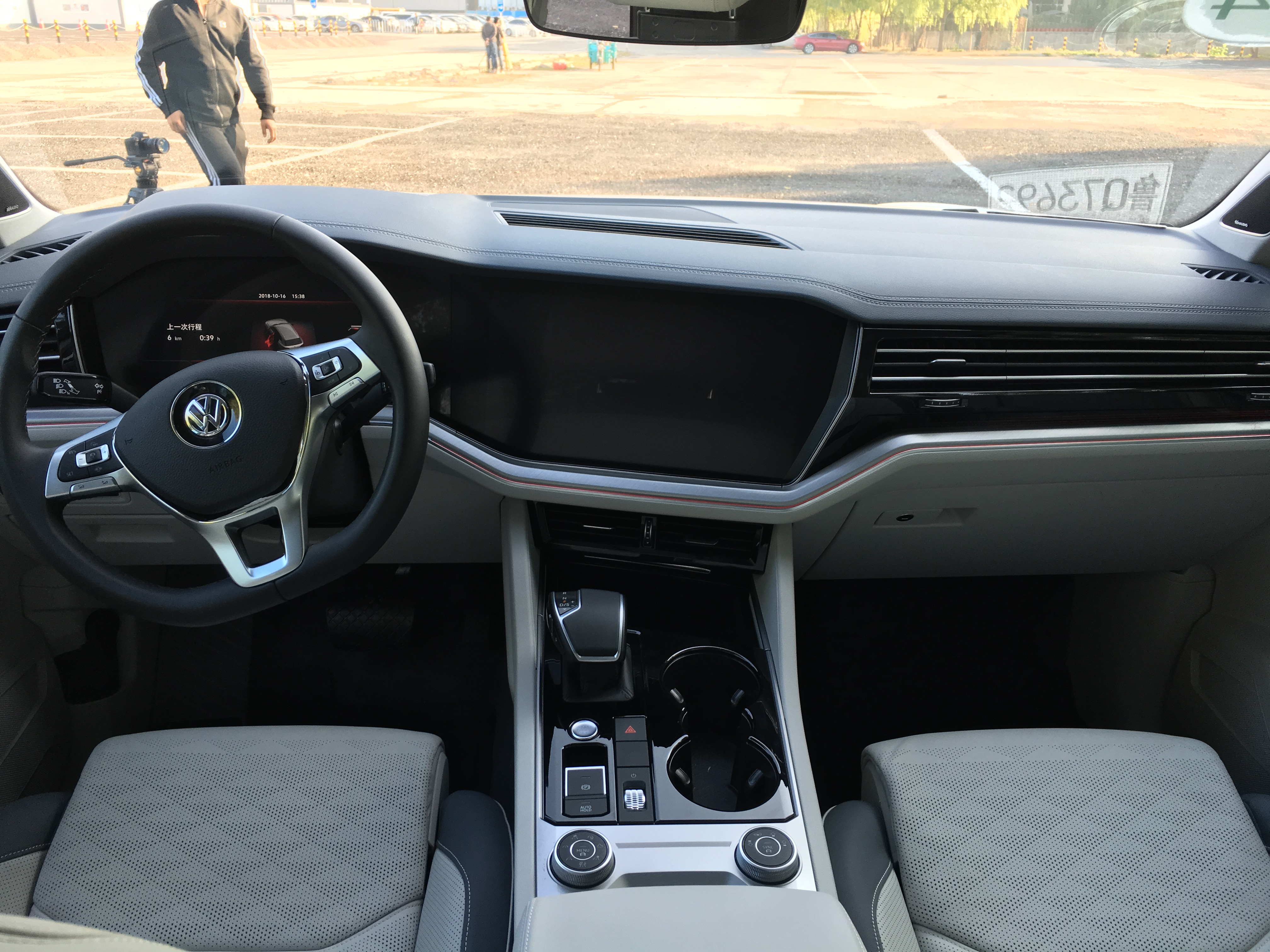 大众途锐锐尊版沉浸式体验,大众途锐经典风采