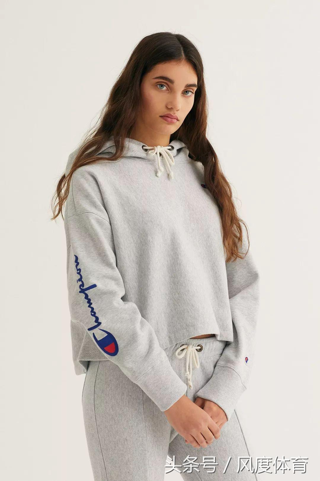 2019秋冬款运动休闲 (今年最流行的秋冬季运动套装)