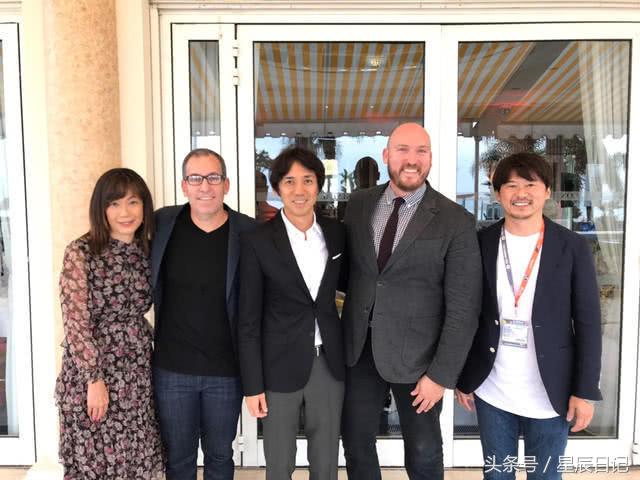 好莱坞翻拍《电车男》？让死宅唱歌跳舞追妹子真绝了