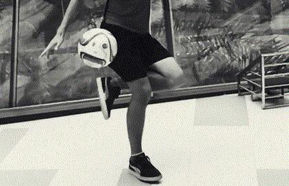 内马尔交叉腿射门,内马尔交叉过人教学