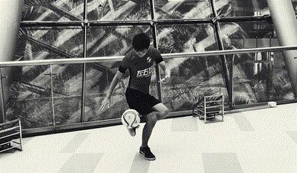 内马尔交叉腿射门,内马尔交叉过人教学