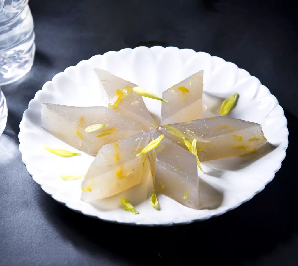 菊花什么人不建议吃呢,菊花可以吃下去吗