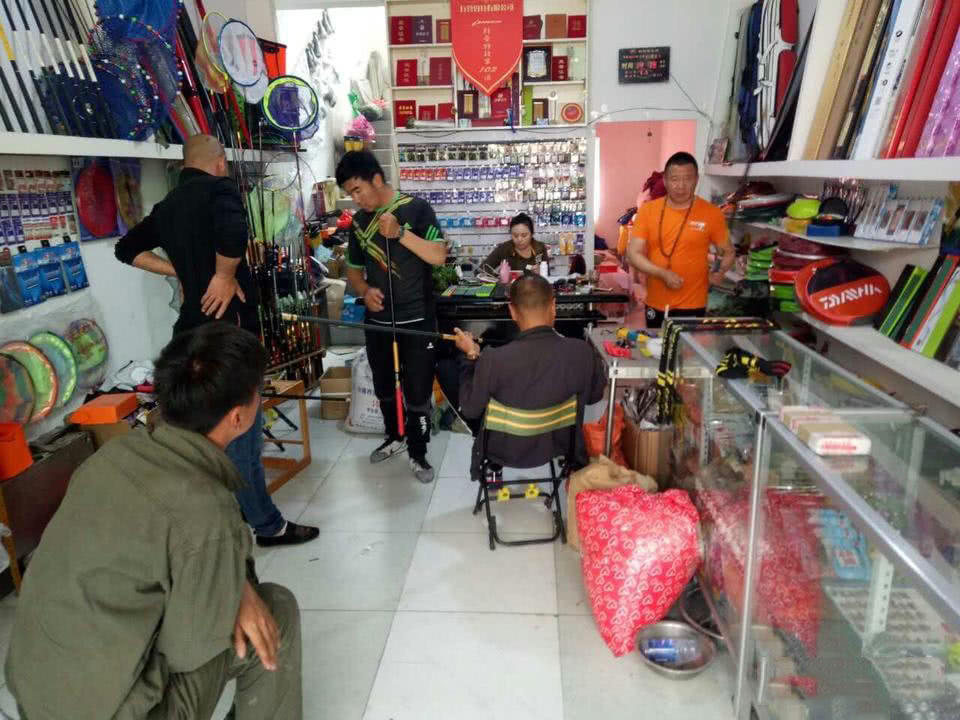 为什么喜欢钓鱼的人越来越少了,喜欢钓鱼适合开渔具店吗