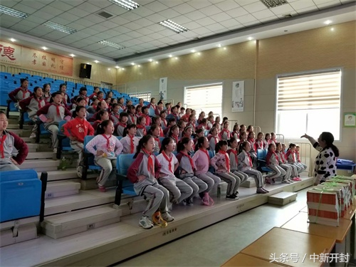 五彩校本醇香课程——一师附小持续开发、实施“醇香园”课程