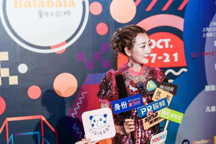 巴拉巴拉唐老鸭羽绒服深蓝,巴拉巴拉迪士尼唐老鸭联名款