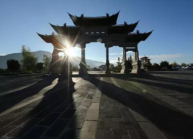 遥望祖国大江南北的壮丽山河,遥望中国千年的历史长河