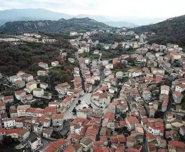 意大利小镇房子出售,意大利农村小镇房价多少钱