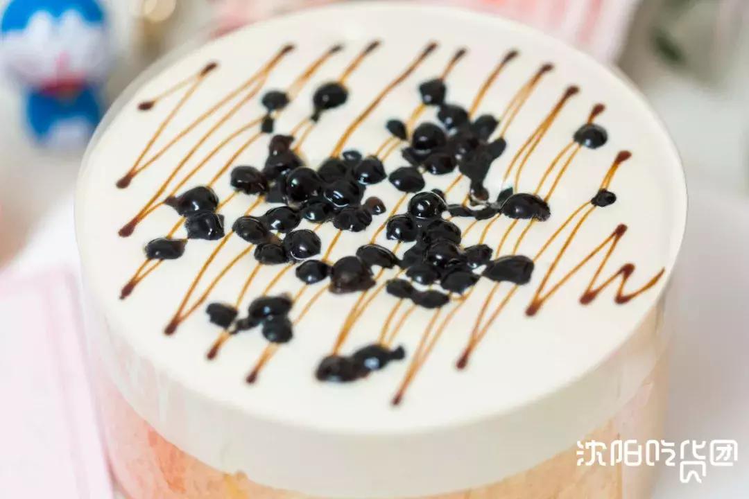 等了三个小时的爆浆奶盖蛋糕,草莓奶盖爆浆蛋糕哪家好吃