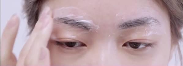 手一抖眉型就毁了？教你几招，新手也能修出“黄金比例眉”