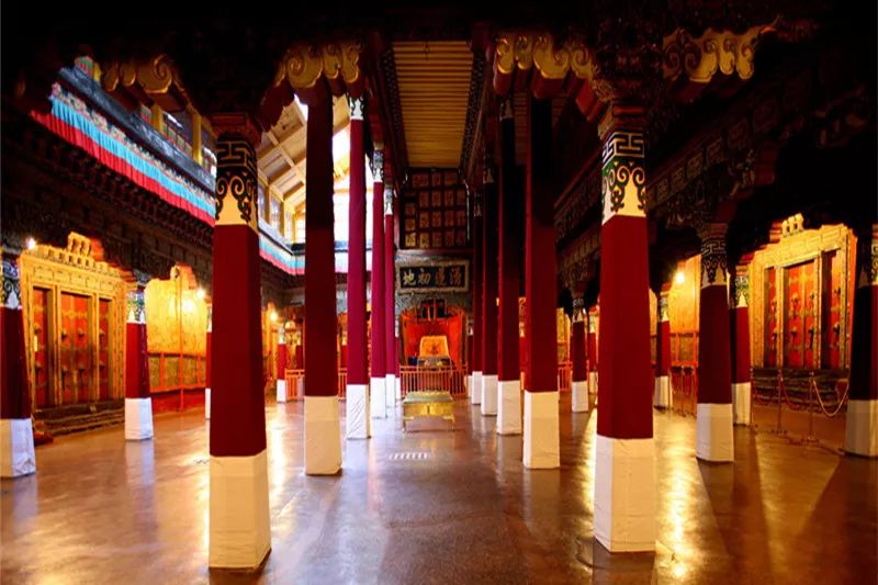 拉萨的布达拉宫到底藏了什么秘密,西藏布达拉宫能看到前世今生