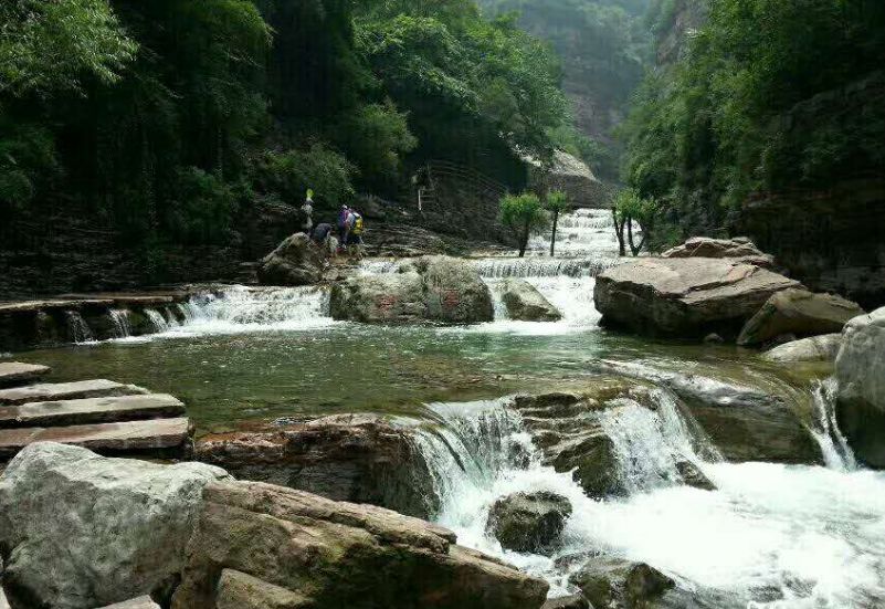 同圆梦，喜甘霖普降，盛世吉祥！