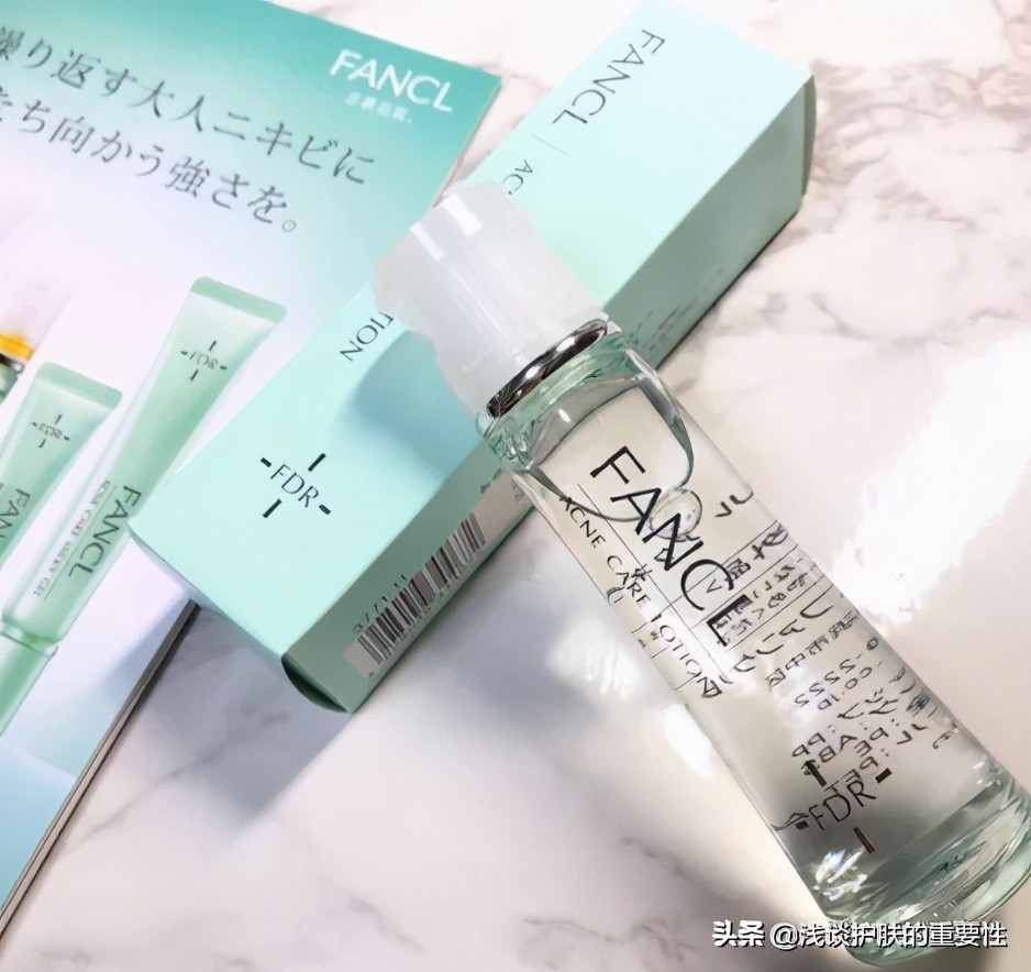 脸上痘痘多应该用什么护肤品,痘痘肌有痘印的正确护肤方法