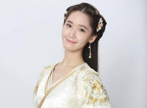 林允儿冻龄,林允儿刚出道自我介绍