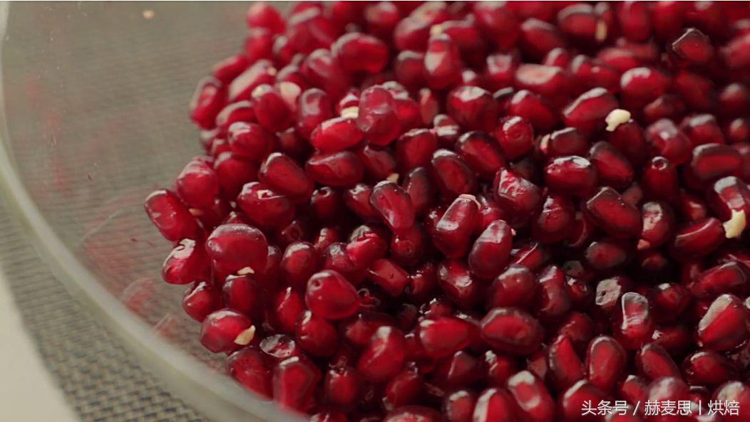 红丝绒咸奶油芝士蛋糕,漂亮又美味的红丝绒芝士蛋糕