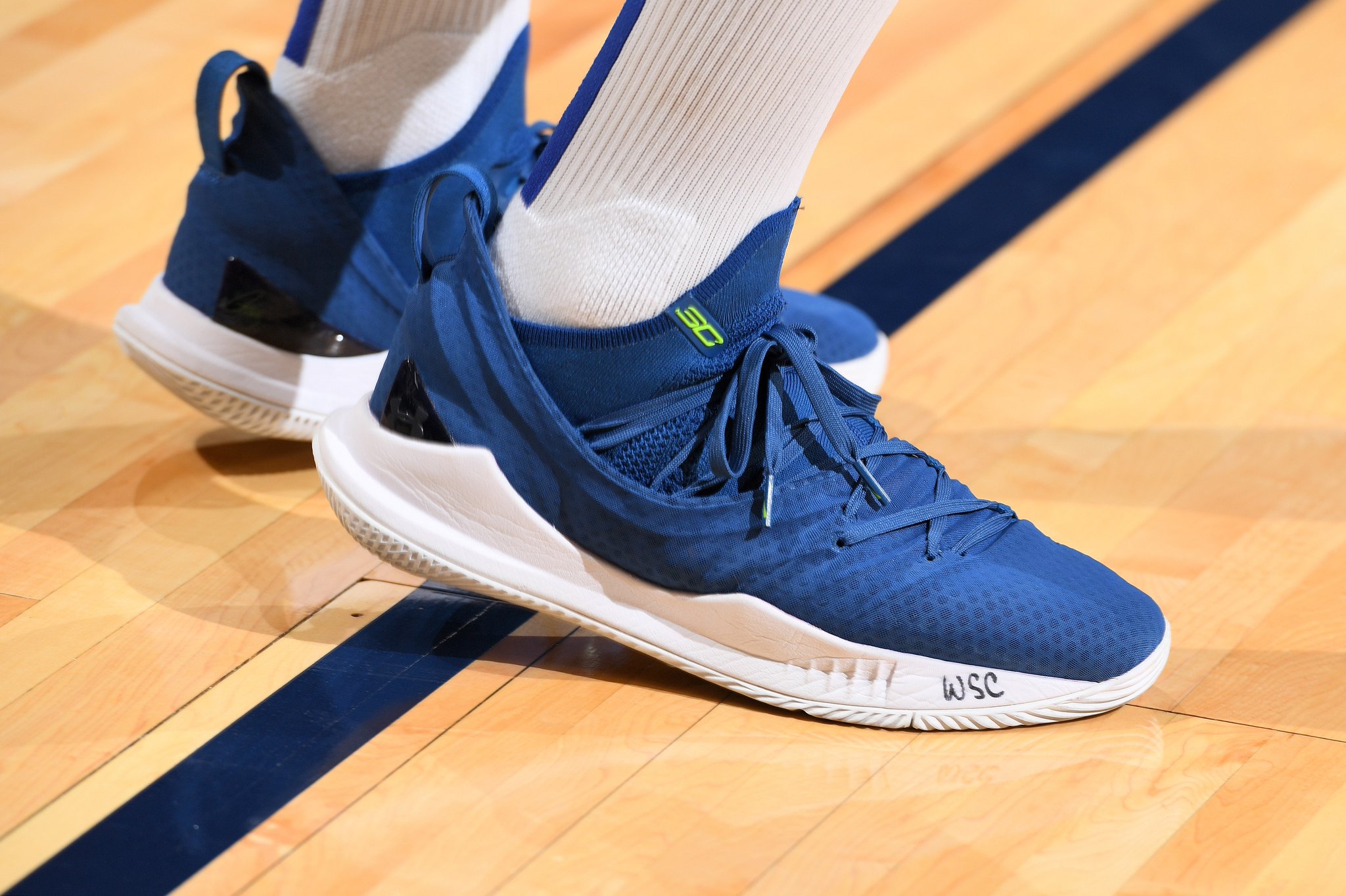 NBA赛场篮球鞋今日集锦，杜兰特脚上的球鞋比他的表现更耀眼