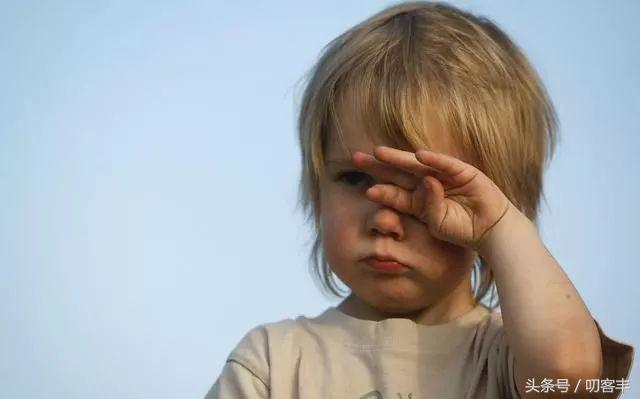 孩子眼睛受伤有哪些症状,眼睛受伤吃什么最好