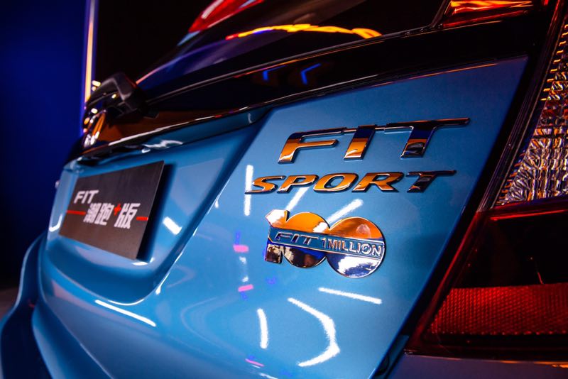 为什么飞度开起来很颠簸呢,为什么飞度价格还那么高