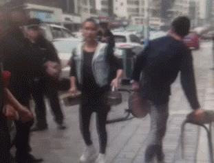 搞笑gif动图包你一天都开开心心的,搞笑gif趣图这一下太猝不及防了