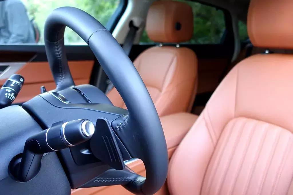 充满英伦绅士气息的捷豹xfl,捷豹xfl2022款和2023款有什么区别