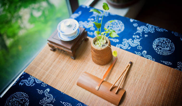 每日诗词伤感名句,故地重游物是人非的伤感诗词