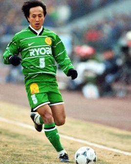 近二十年国足最好的球员都有哪些,近20年国足球员