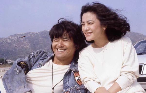 无双电影小马哥,小马哥周润发电影英雄本色动图