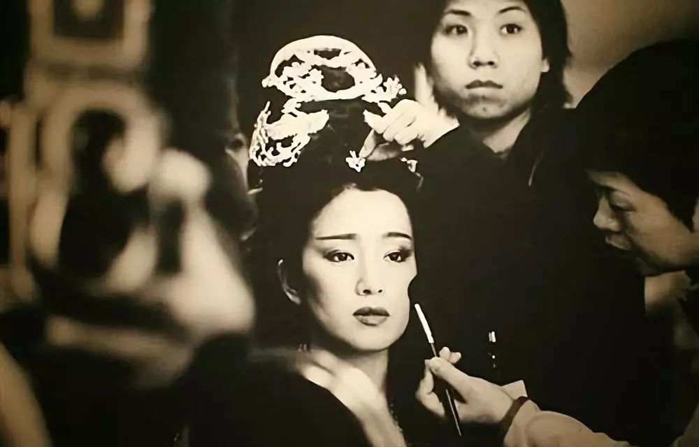 无双电影小马哥,小马哥周润发电影英雄本色动图