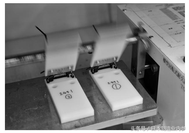 日本草莓科技公司：给我一粒米，我就能造出和它一样小的手机转轴