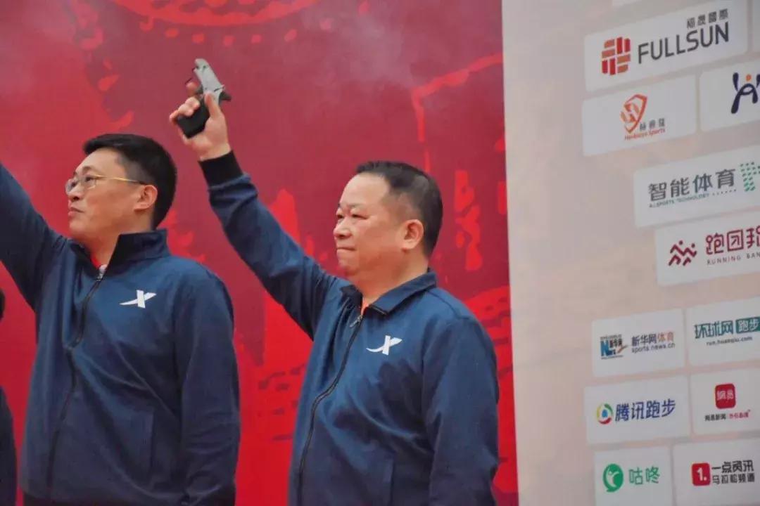 潮流奕歌保驾护航，我们是这样跑过2018长沙马拉松的