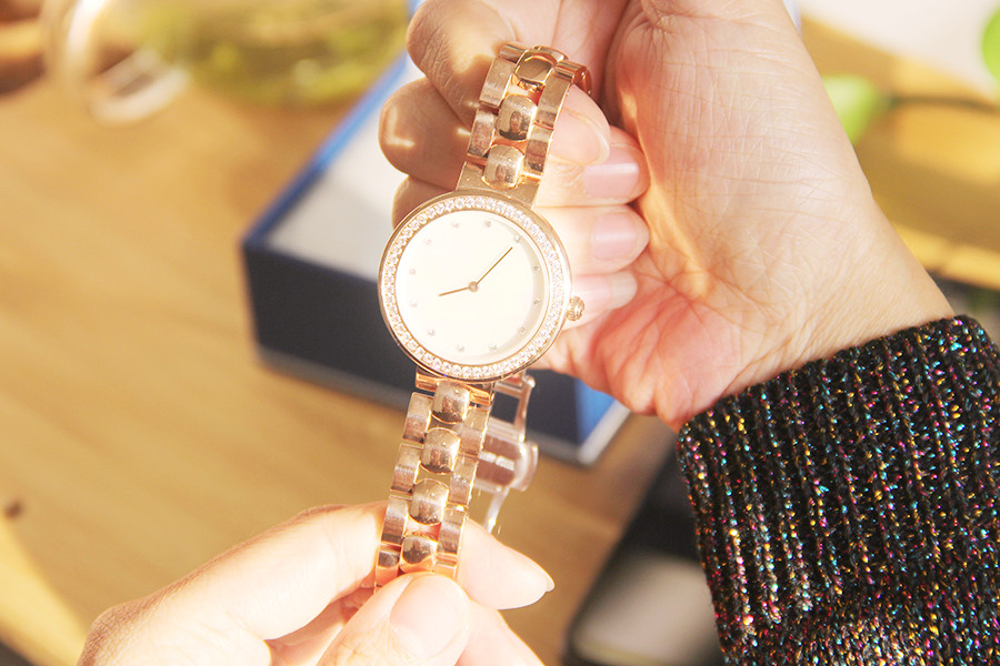 小姐姐体验沃尔沃xc90,twentyseventeen手表水鬼