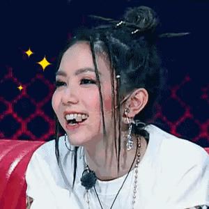 邓紫棋同款蛇形戒指,戒指不能戴太满