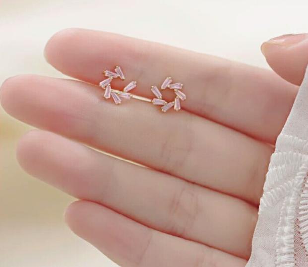 耳饰有味道怎么去除,耳环有多臭