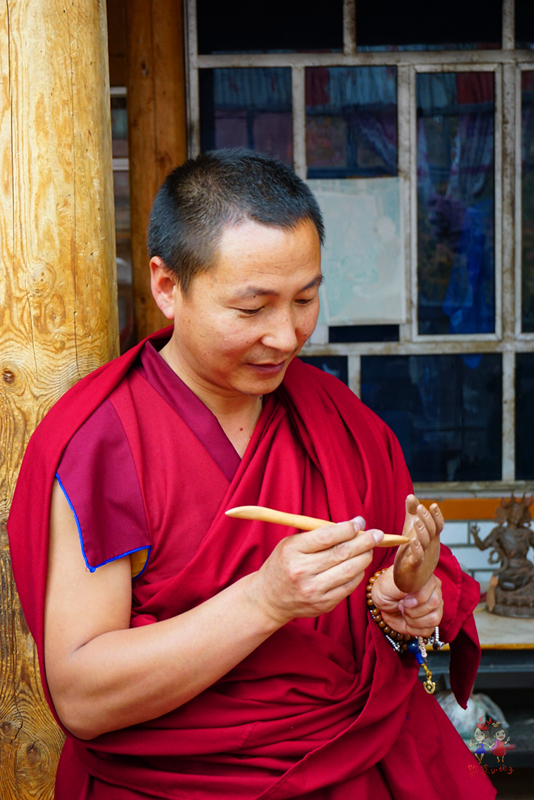 为什么藏人都说喇嘛最聪明?探秘青藏高原寺中的灵魂密码师