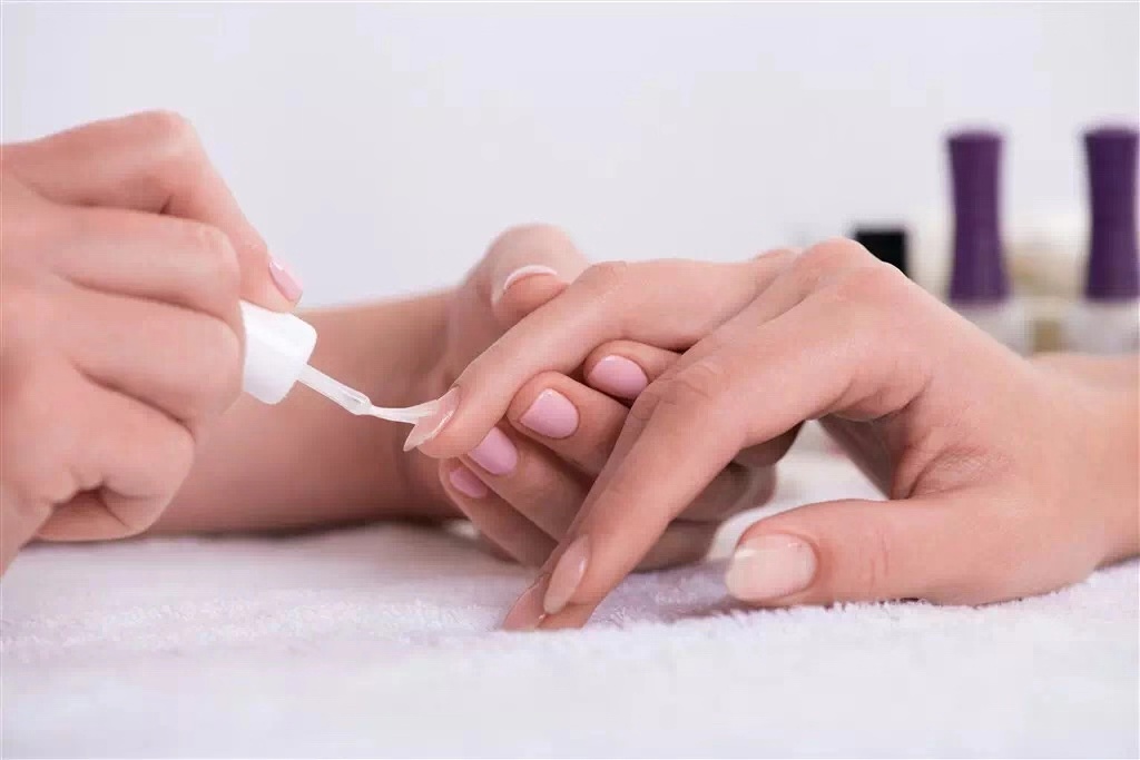 美甲小知识指甲可以抠掉吗,指甲薄可以做美甲吗