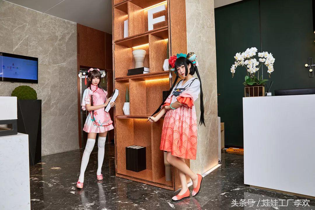 跟踪两位美少女进入酒店……发现了了不得的新天地！