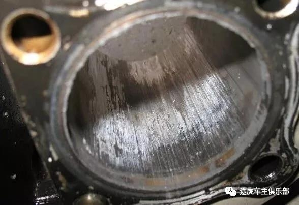 汽车机油怎么分辨该不该换,汽车机油该不该更换的鉴别方法