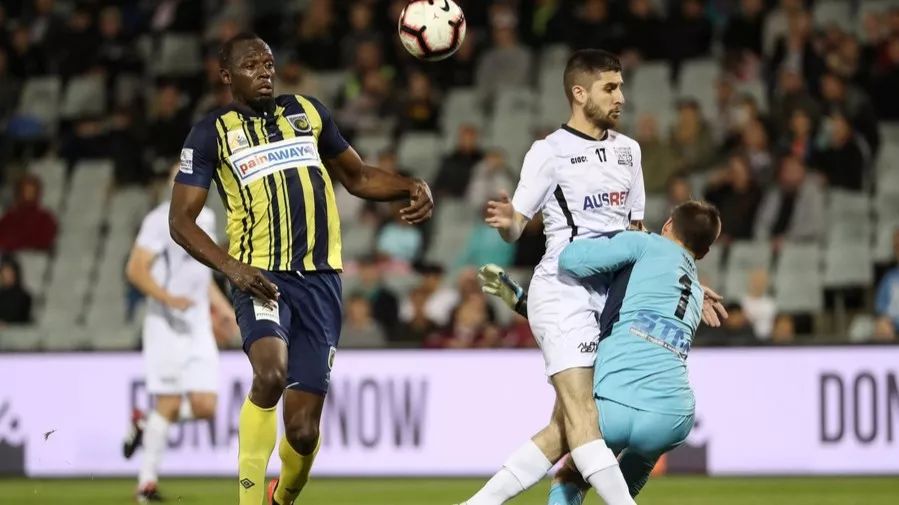 星周刊|为梦想鼓掌!踢足球的飞人博尔特