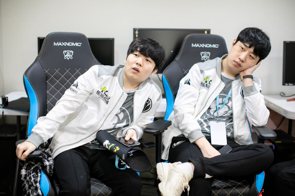 Reddit网友热议IG该如何处理G2下路大头网友：直接Ban掉简单粗暴