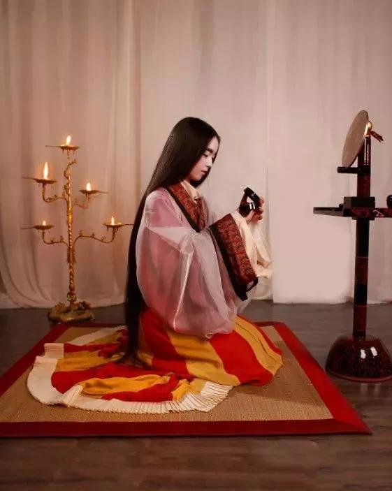 11年复原200套汉服,年轻人重新找回断代300年的汉服