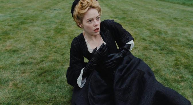 石头姐穿裙子,石头姐穿蓝裙子的一部电影